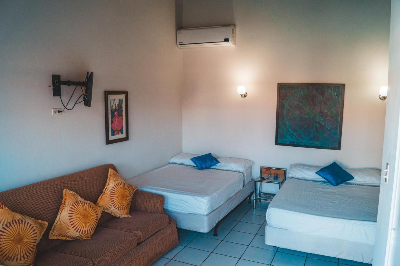 Courtesy Apartments Aruba Oranjestad Exterior photo